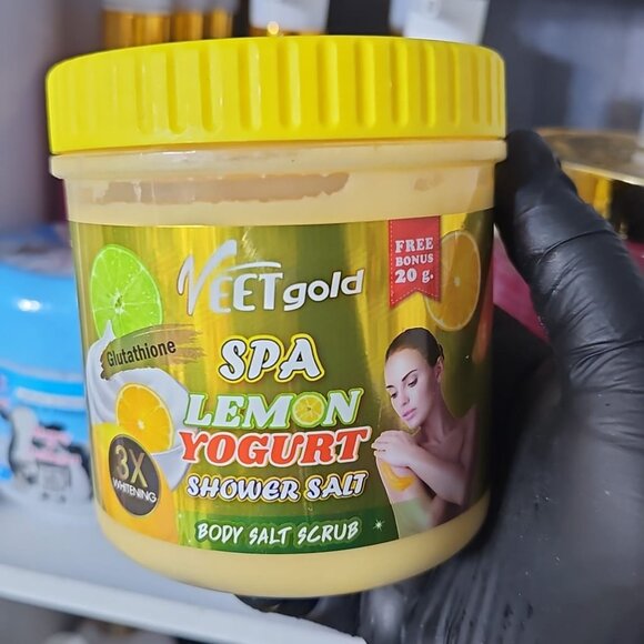 Veet gold spa lemon yoghurt 3 in 1 body salt scrub 720g - Picture 1 of 4